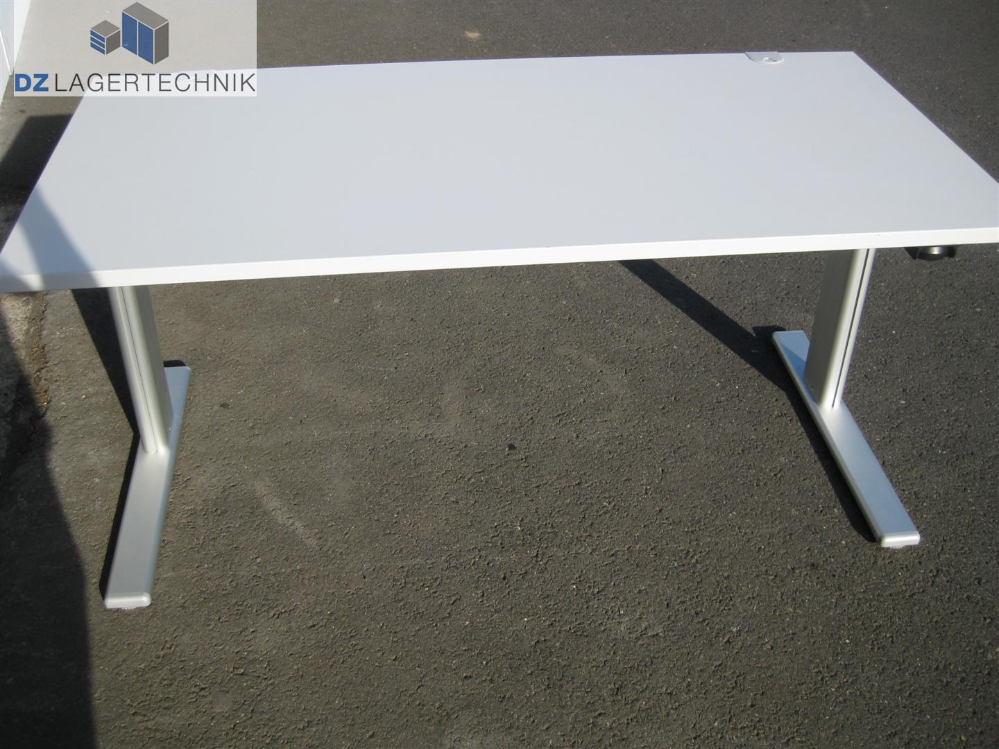 Elektrisch höhenverstellbarer Schreibtisch mit Tischplatte ...